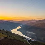 Casa Vale Do Douro Bed & Breakfast 4*